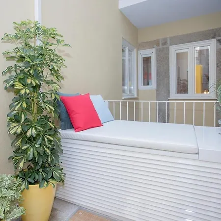 Liiiving In - Clerigos Terrace דירה פורטו
