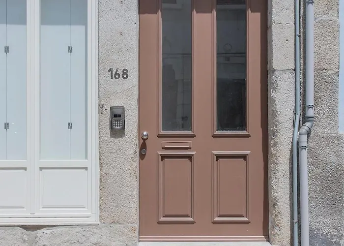 Liiiving In - Clerigos Terrace דירה