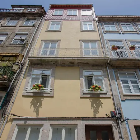 Liiiving In - Clerigos Terrace * Porto