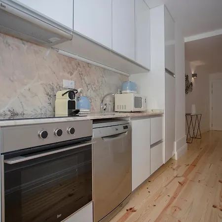 Liiiving In - Clerigos Terrace Apartment